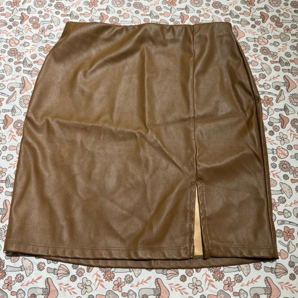 Brown Faux Leather Mini Skirt with Slit Size S
